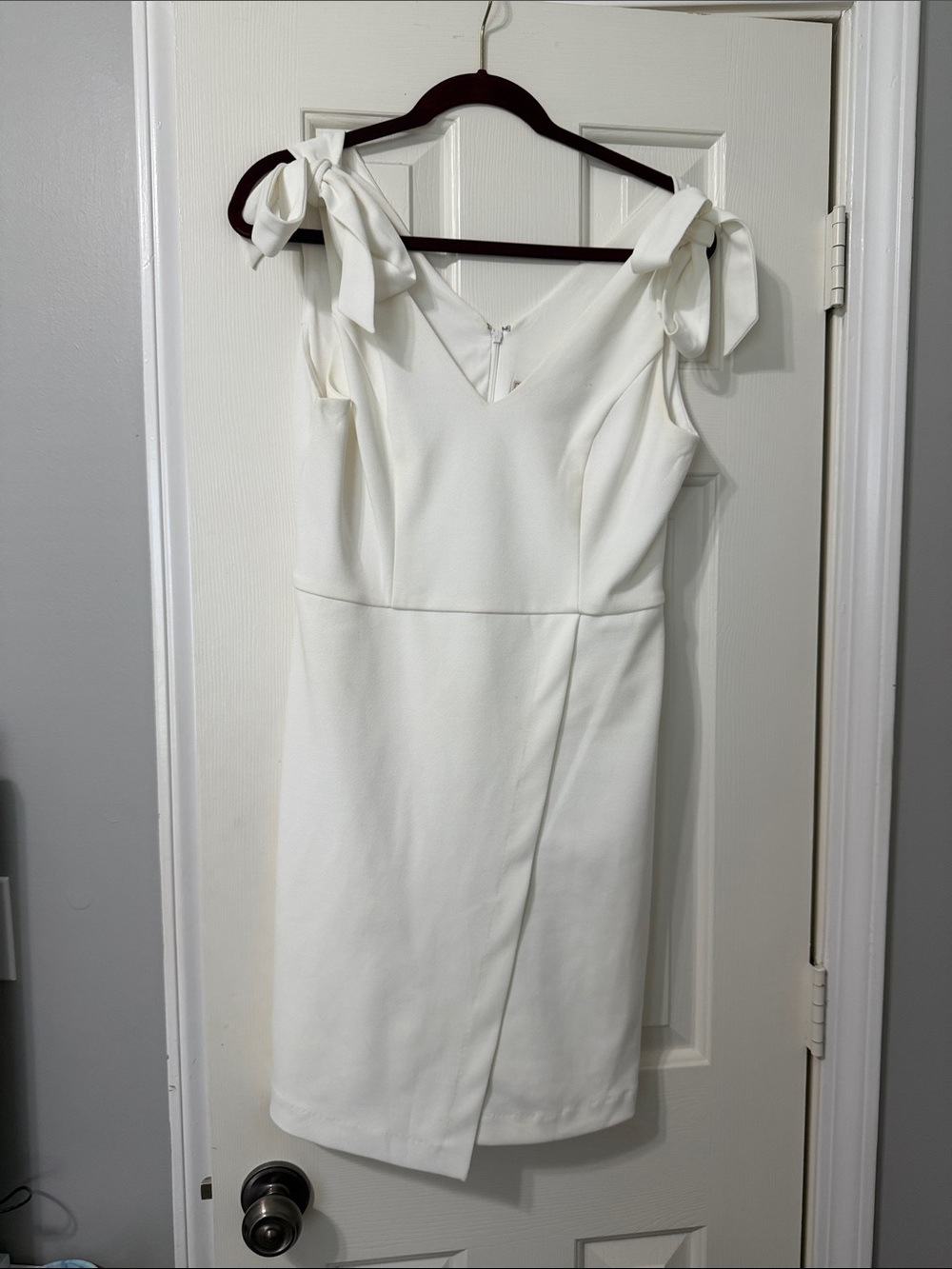 BCBGeneration White Tie-Shoulder V-Neck Midi Dress
